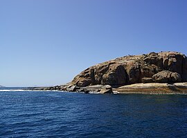 Blick über Granitinsel im Recherche-Archipel zum Cape Le Grand
