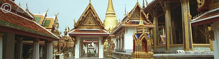 Ausgang des Wat Phra Kaeo zum Grand Palace