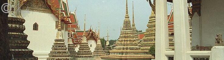 Blick mit Thats im Wat Pho