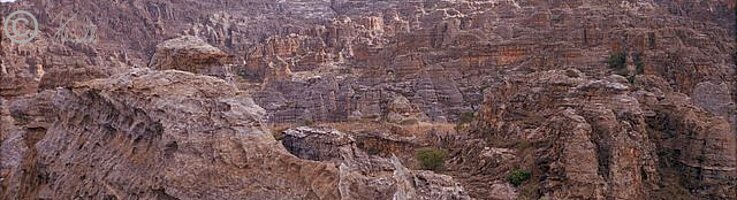 Blick ins Felslabyrinth des Ishalo-Gebirges