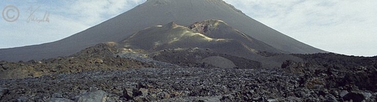 Blick über junge Lavaströme am Pico de Fogo