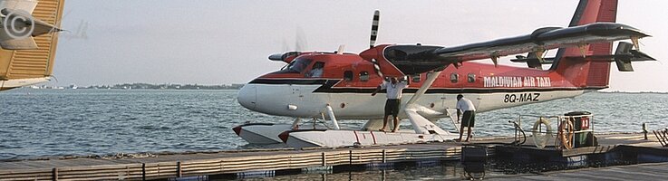 Wasserflugzeug hat am Dock angelegt, Air Port