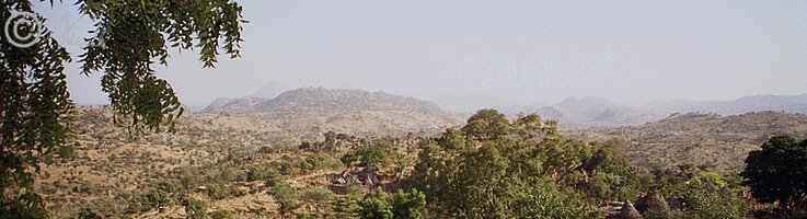 Blick vom Gral des Lamido in die Mandaraberge