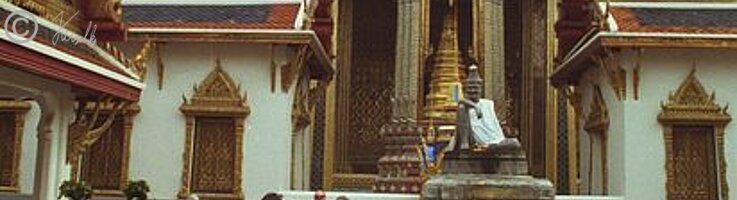 Blick vom Eingang ins Wat Phra Kaeo