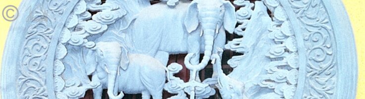 Verzierung mit Elefanten am Longhua-Tempel