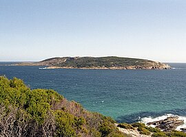 Blick von der Great Ocean Road auf die vorgelagerten Felsinseln